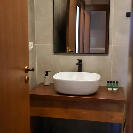 Castlefront Apartment Gjirokaster