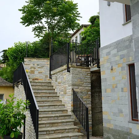 Castlefront * Gjirokastër