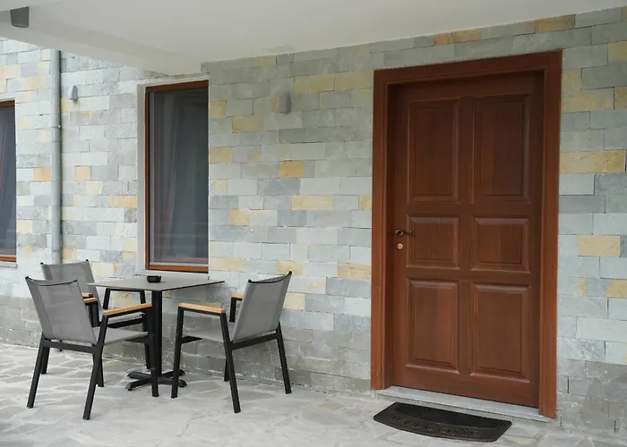 Castlefront Apartment Gjirokaster