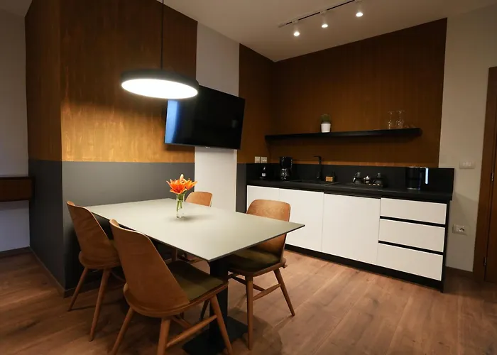 Castlefront Apartment *