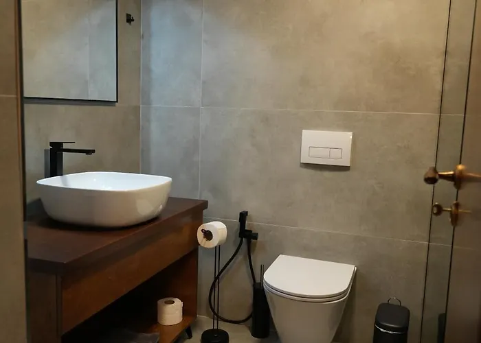 Castlefront Apartment Gjirokaster