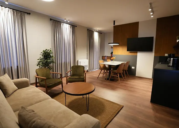 Castlefront Apartment *