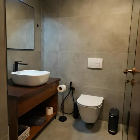 Castlefront Apartment Gjirokaster
