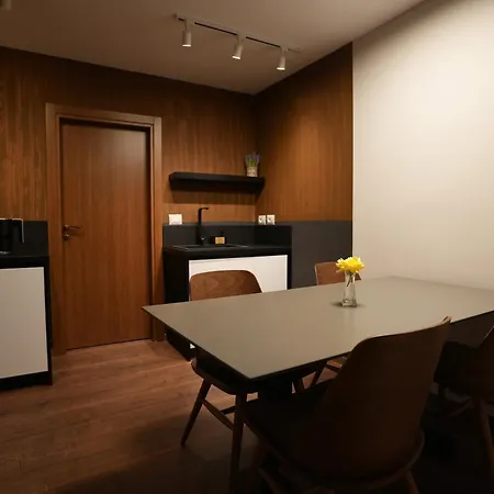 Castlefront Apartament Gjirokastra