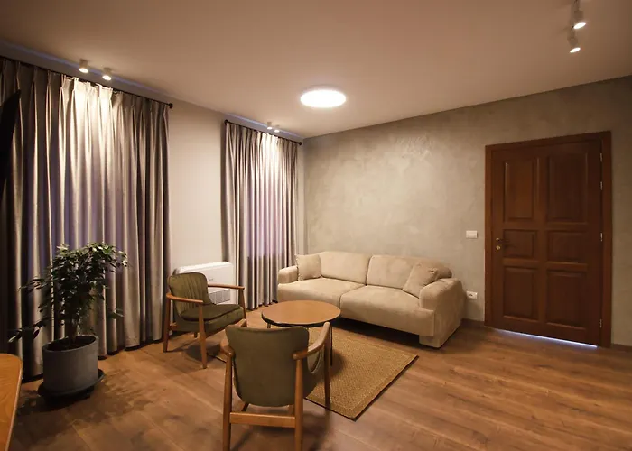 Castlefront Apartment *